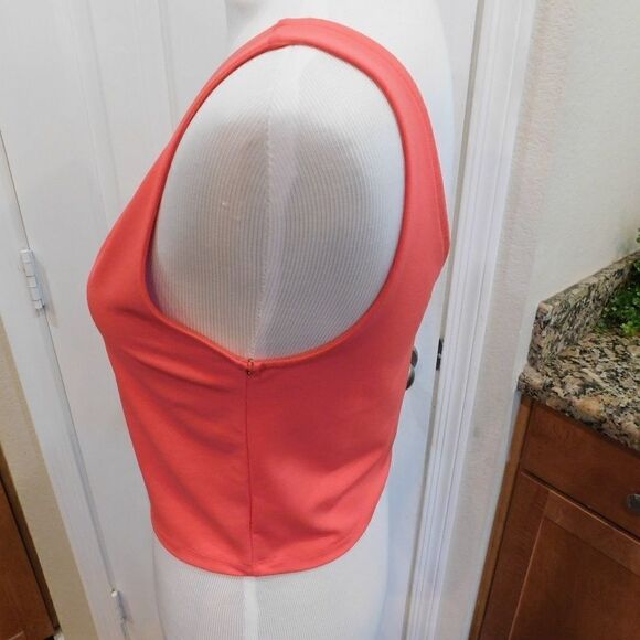 Leith Stretch Knit V-Neck Crop Top (C1) - Picture 3 of 4